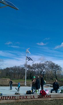 Lampadaire autonome Skatepark la Duranne.jpg