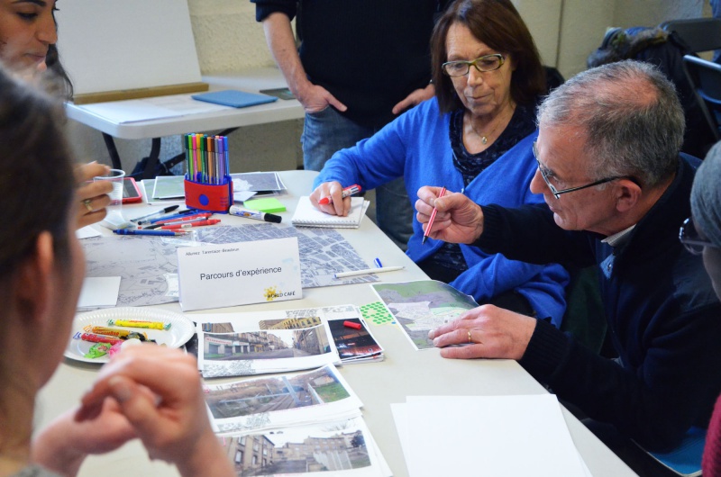 Fichier:World café.jpg